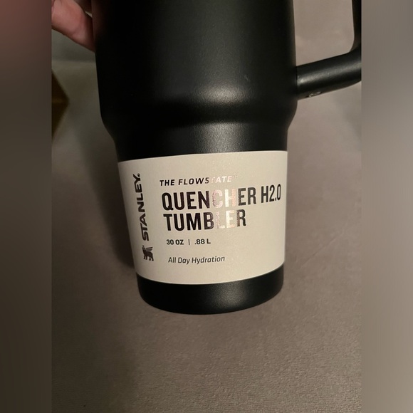Stanley Quencher H2.0 Tumbler 30oz NWT’s + Disney + More Straw Toppers(7) - Picture 4 of 10